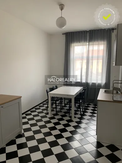 Na prenájom 3-izbový byt, 110 m², Banská Bystrica, Národná