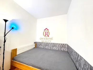 Na predaj 1-izbový byt, 30 m², Banská Bystrica, Sládkovičova