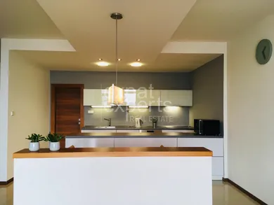 Na prenájom 3-izbový byt, 122 m², Bratislava-Staré Mesto