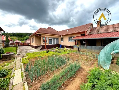 Na predaj 4-izbový dom, 150 m², Tepličky