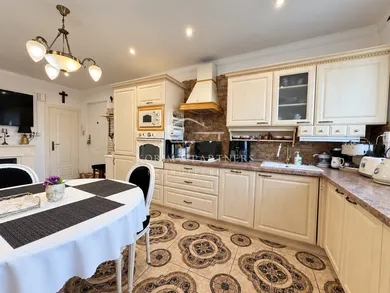 Na predaj 2-izbový byt, 64 m², Komárno, Košická