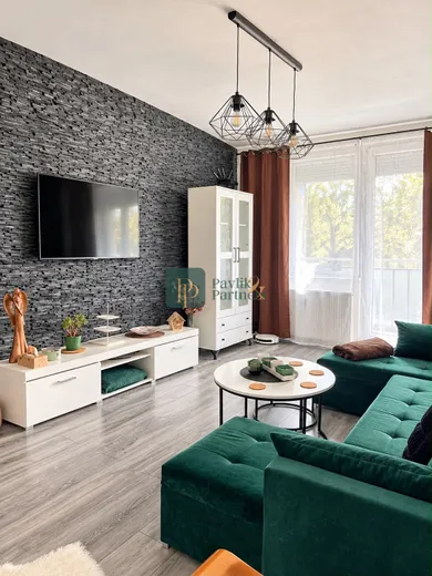 Eladó lakások, 4-szobás, Nitra · €220 000