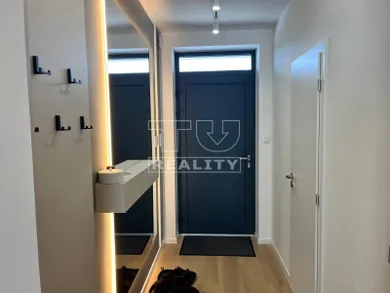 Na predaj 1-izbový dom, 285 m², Poprad