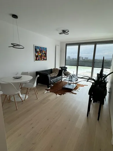 Na prenájom 2-izbový byt, 57 m², Bratislava-Ružinov, Pribinova