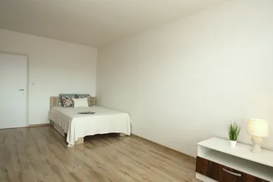 Na prenájom 2-izbový byt, 64 m², Brezno, Štvrť Ladislava Novomeského