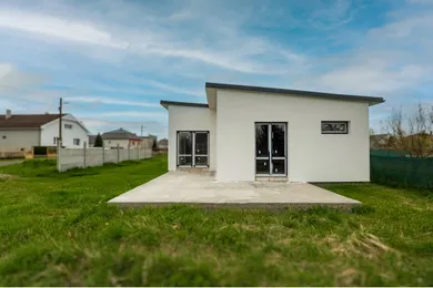 Na predaj 4-izbový dom, 100 m², Trebišov