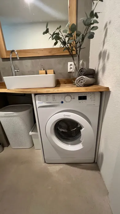 Na prenájom 2-izbový byt, 41 m², Bratislava-Ružinov, Súmračná