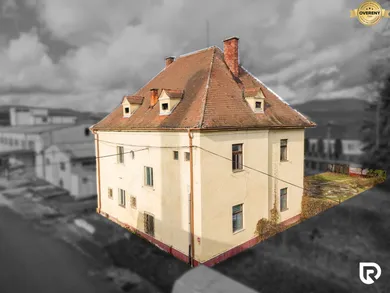 Na predaj 8-izbový dom, 530 m², Bobot