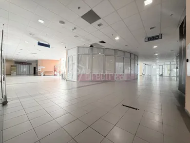 Na predaj komerčné, 34 m², Galanta, Hlavná