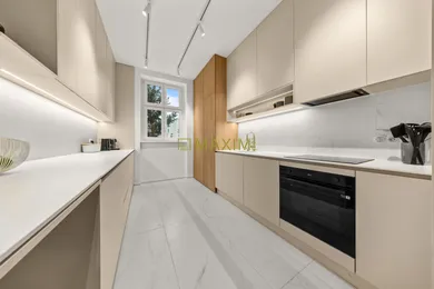 Na predaj 5-izbový byt, 161 m², Bratislava-Staré Mesto, Palisády