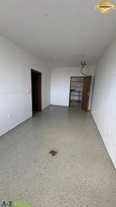 Na prenájom komerčné, 150 m², Bratislava-Ružinov, Mlynské nivy