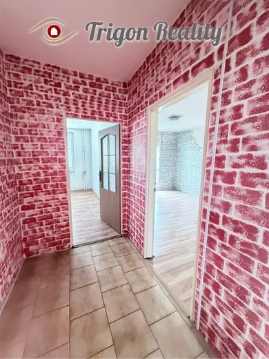 Na predaj 4-izbový byt, 81 m², Komárno