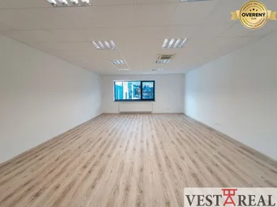 Na prenájom komerčné, 25 m², Trnava, Priemyselná