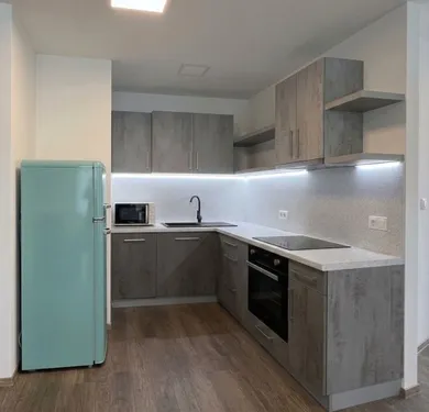 Na predaj 2-izbový byt, 65 m², Bratislava-Ružinov, Planét