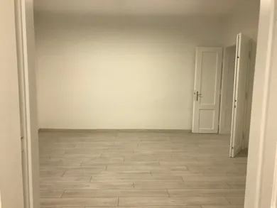 Na prenájom komerčné, 103 m², Pezinok, Moyzesova