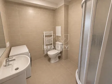 Na predaj 1-izbový byt, 30 m², Bratislava-Petržalka