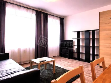 Byty na prenájom 2-izbový, Bratislava-Staré Mesto · €640
