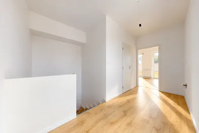 Byty na predaj 2-izbový, Bratislava-Vrakuňa · €208 900