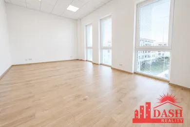 Na prenájom komerčné, 24 m², Trenčín, Rulandská