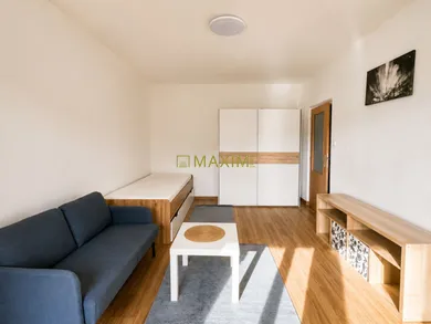 Na prenájom 1-izbový byt, 31 m², Bratislava-Dúbravka, Landauova