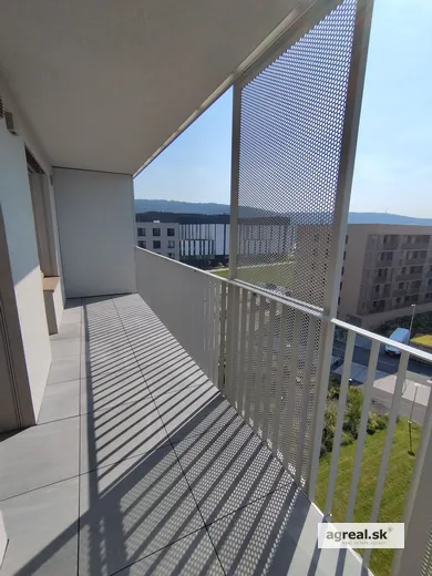 Na prenájom 2-izbový byt, 50 m², Bratislava-Lamač, Jána Langoša