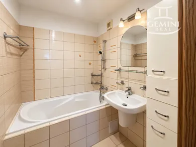 Na predaj 4-izbový byt, 88 m², Rimavská Sobota, Česká