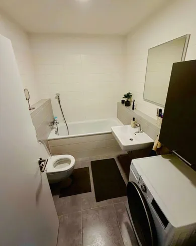 Na prenájom 2-izbový byt, 44 m², Bratislava-Ružinov, Hraničná