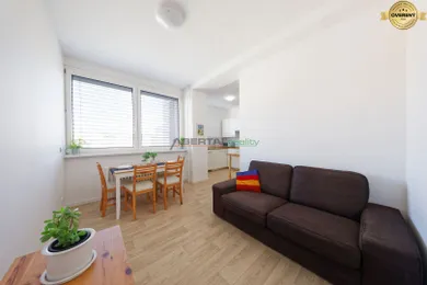 Na prenájom 2-izbový byt, 44 m², Bratislava-Nové Mesto, Stromová