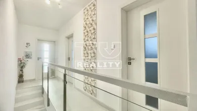 Na predaj dom, 146 m², Senec