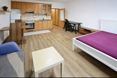 Na prenájom 1-izbový byt, 39 m², Bratislava-Petržalka, Vyšehradská