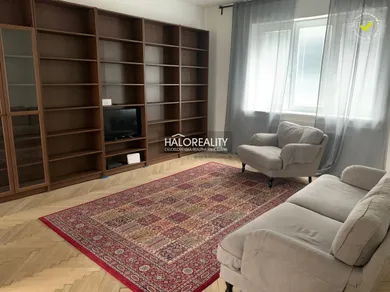 Mieszkania na wynajem, 3-pokojowe, Banská Bystrica · €990
