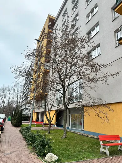 Lokale komercyjne na wynajem, Bratislava-Petržalka · €930