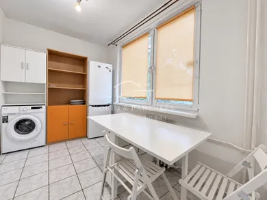 Na prenájom 3-izbový byt, 66 m², Komárno, Damjanichova