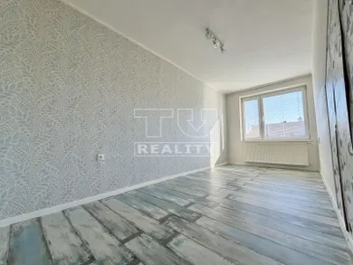 Na predaj 3-izbový byt, 88 m², Žiar nad Hronom