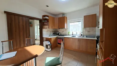 Na predaj 5-izbový dom, 160 m², Tehla