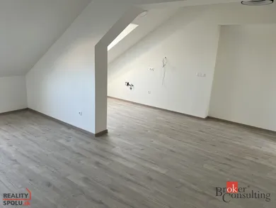 Byty na predaj 2-izbový, Nitra · €113 500