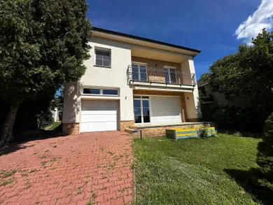 Domy na sprzedaż, Nitra · €429 000