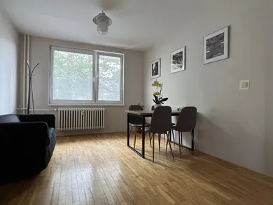 Na prenájom 3-izbový byt, 67 m², Piešťany, Javorová