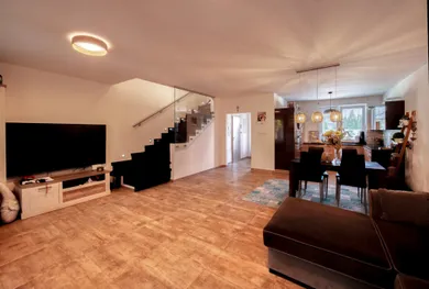 Apartments for sale, 5-room in Rovinka · €350,000