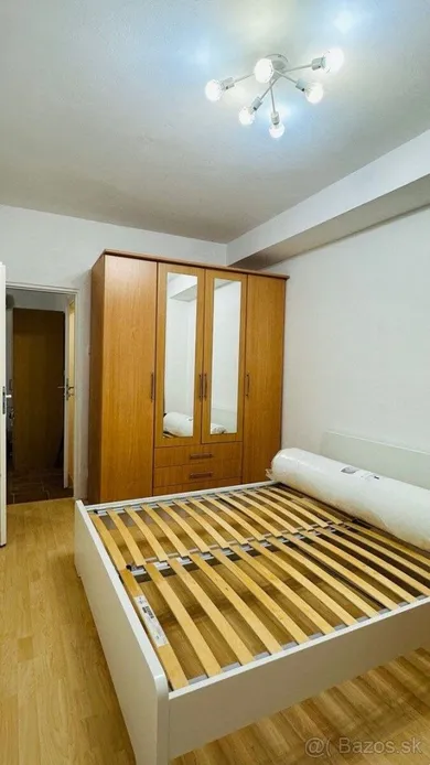 Na predaj 2-izbový byt, 38 m², Bratislava-Vrakuňa, Stavbárska