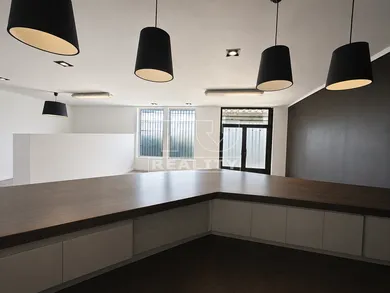 Komerčné priestory na prenájom, Piešťany · €595