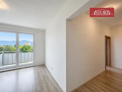 Na prenájom 2-izbový byt, 43 m², Martin, Zvolenská