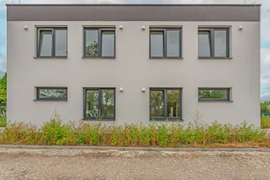 Na predaj 5-izbový dom, 114 m², Chorvátsky Grob, Hlboká cesta