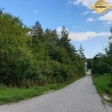 Na predaj pozemok, Budmerice