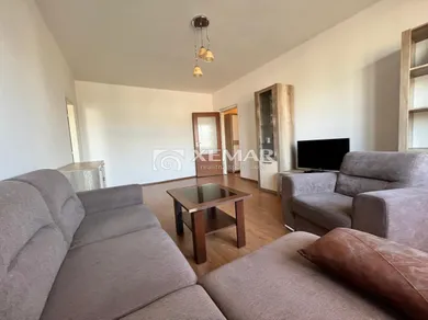 Na prenájom 2-izbový byt, 55 m², Banská Bystrica