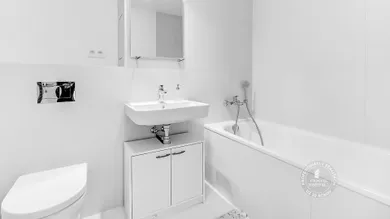 Na prenájom 1-izbový byt, 33 m², Bratislava-Nové Mesto, Račianska