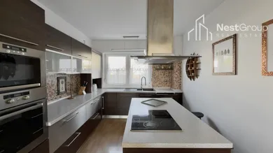 Na prenájom 4-izbový byt, 100 m², Bratislava-Záhorská Bystrica