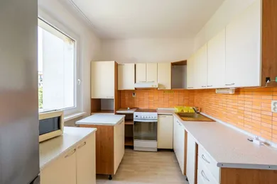 Na predaj 4-izbový byt, 73 m², Krupina