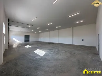 Na predaj komerčné, 770 m², Komárno, Harčáš
