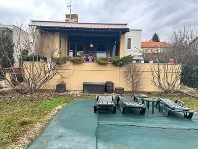 Domy na wynajem, Nitra · €1000